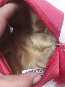Myglamm Pom  Pouch Pink