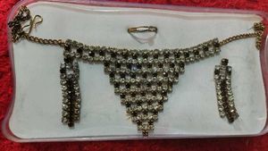 Stunning Rhinestone Choker &amp; Earring Set