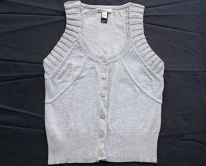Light Gray Sleeveless Button-Up Rib-Knit Vest