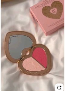 Charming Heart-Shaped Makeup Compact
