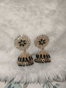 Elegant Black &amp; Gold Jhumka Earrings