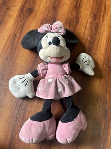 Set of mickey and mini mouse