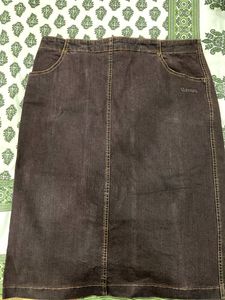 Classic Dark Wash Denim midi Skirt