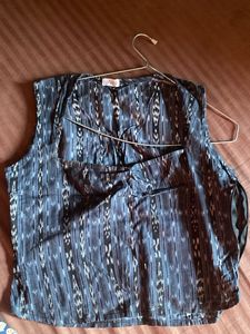 Stylish Blue Patterned Sleeveless Top
