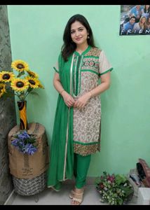 Elegant Cream and Green Kurta pick up 1