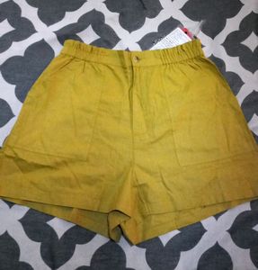 Dressberry Olive Solid Summer Shorts