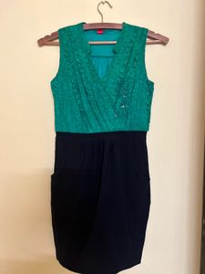 Elegant Emerald Green Lace Dress