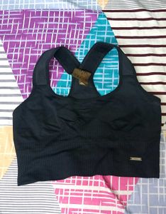Black Seamless Sports Bra