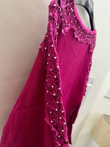 Women Embellish Pullover