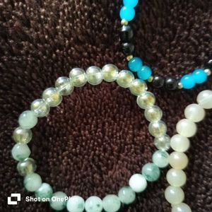 Aestheic bead bracelets for chic look