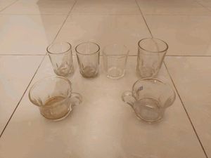 Used Four Pieces Glasses And Two Glass Tea Cups