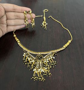 Elegant Gold Necklace &amp; Earring Set