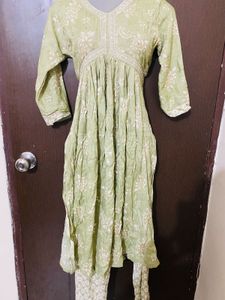 Lucknowi Chikankari Kurta Set