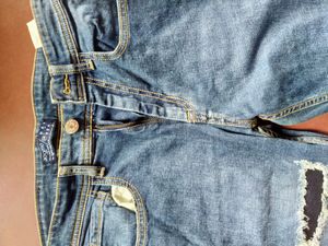 Forever21 Men Torn Jeans