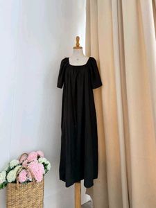 Chic Black Square Neck Puff Sleeve Midi Dress