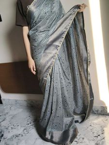 Elegant Grey Saree with Geometric Print