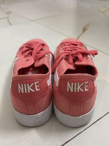 Nike SB Charge Canvas Pink Sneakers
