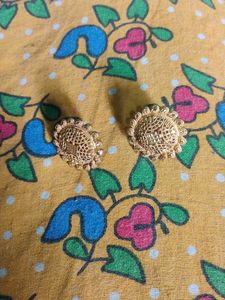 Elegant Gold Tone Filigree Earrings