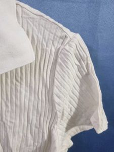 H&amp;M White Button-Up Crop Top