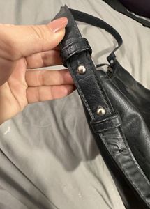 shoulder bag