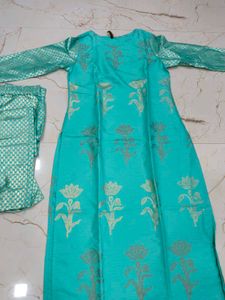 Elegant Aqua Kurta Set with Floral Print 2pc M