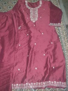 Embroidered Kurti Set