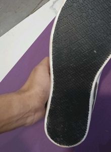 Puma women/men Canvas Sneakers (SIZE-6)