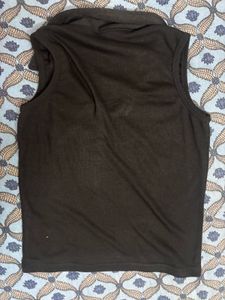 Black Sleeveless V-Neck Top