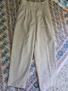 Chic Pleated Khaki Trousers
