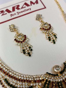 Exquisite Kundan &amp; Stone Necklace Set