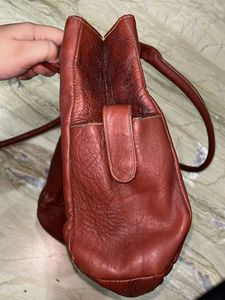 Vintage Chic Red Leather Shoulder Bag