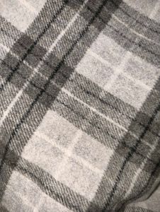Short skirt ( check pattern )