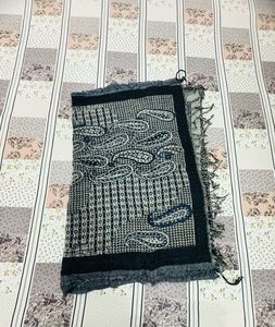 Elegant Paisley Print Dupatta Scarf Stall