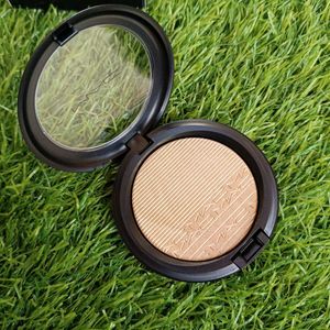 MAC Extra Dimension Skinfinish