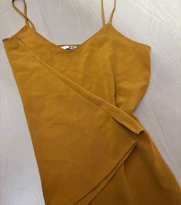 Uniqlo mustard top