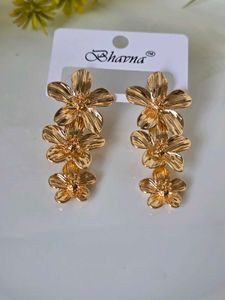Flower hanging anti-tarnish earrings