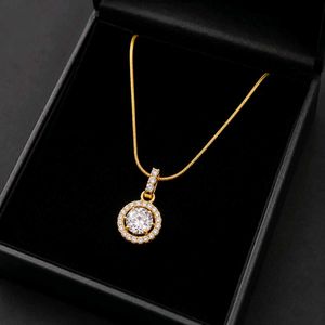 Elegant Solitaire Pendant Necklace