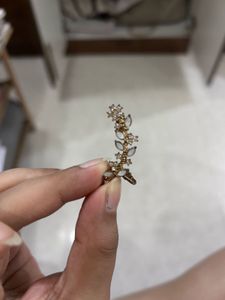 Elegant Leaf Design Stud Earrings