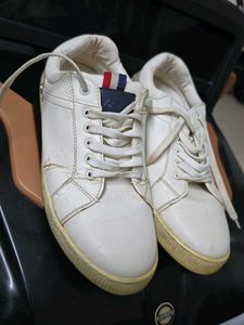 Metro White Casual Sneakers