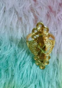 brand new Elegant Gold Tone Ring