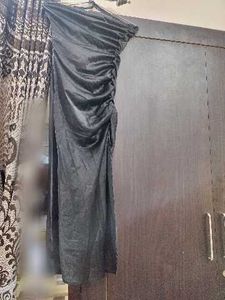 Chic Black One-Shoulder Ruched Dress