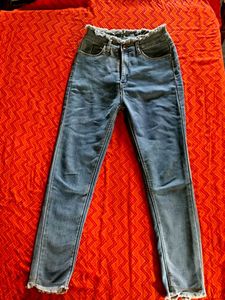 High Waisted Frayed Hem Jeans