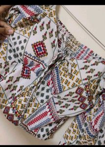 Patterned Crop Top with Long Sleeves