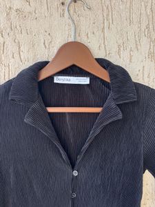 Black Ribbed Cropped Button-Up Shirt