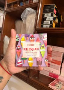 S.F.R Colour eyeshadow palette