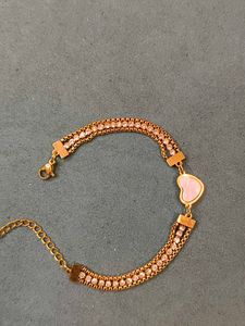 Elegant Gold Bracelet with Heart Charm