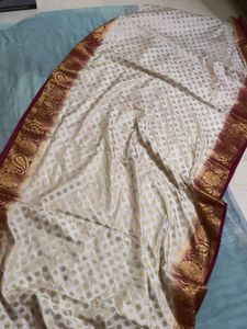 Elegant White &amp; Gold Silk Saree