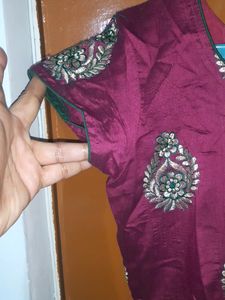 Kurta With chudidar pajami  dupatta nahi hai