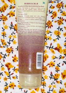 Lotus Herbals Berry Scrub Face Wash
