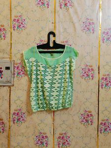 🇳🇿💫🎀Stylish Green Geometric Print Top